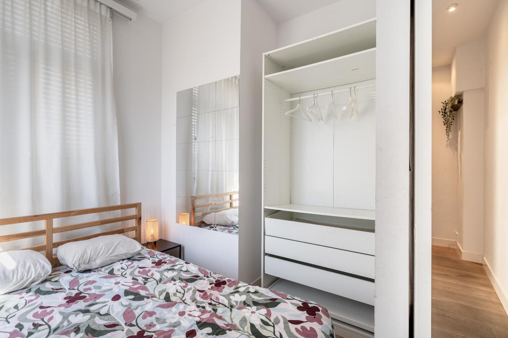 Light Modern Apartment In The Heart Of Anvers Exterior foto