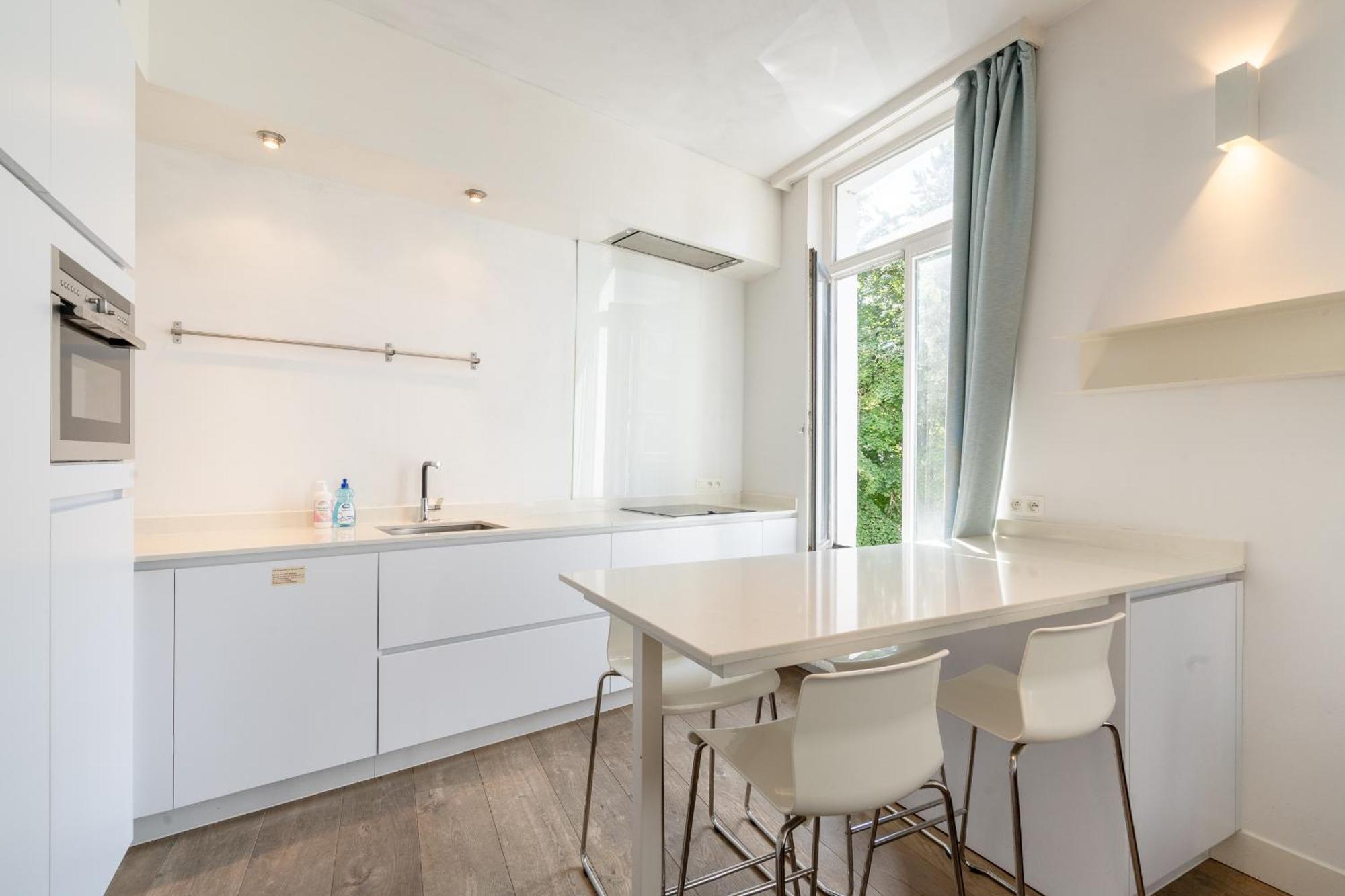 Light Modern Apartment In The Heart Of Anvers Exterior foto