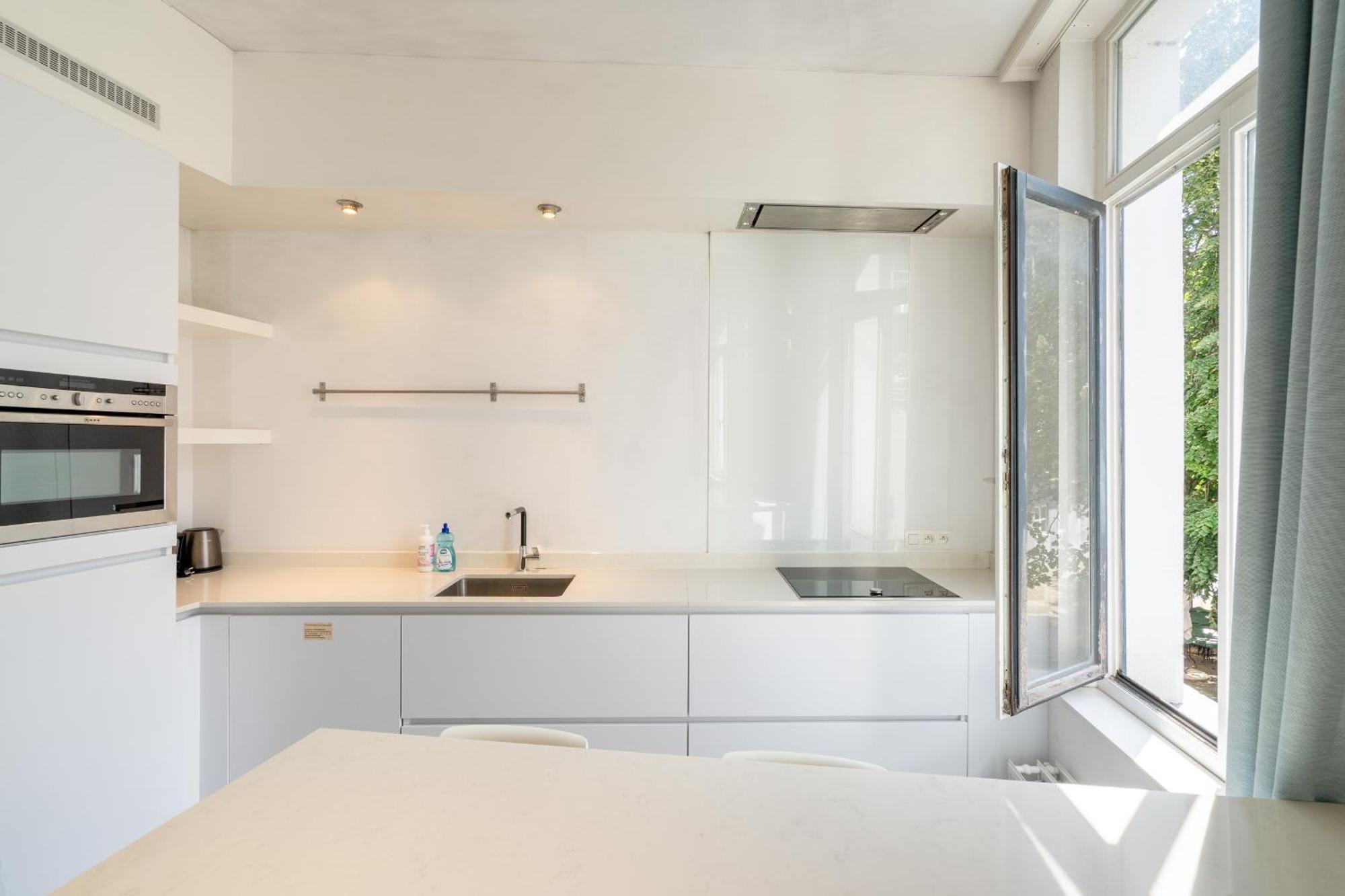Light Modern Apartment In The Heart Of Anvers Exterior foto
