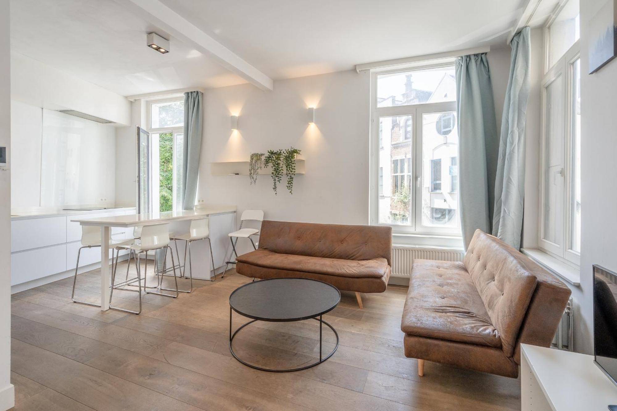 Light Modern Apartment In The Heart Of Anvers Exterior foto