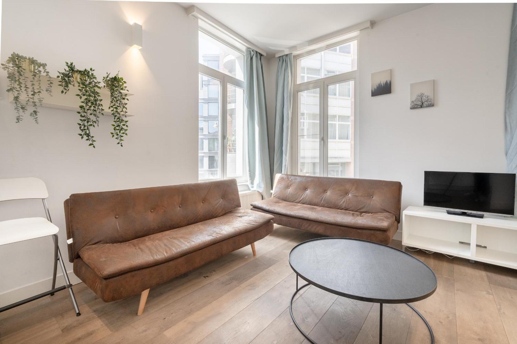 Light Modern Apartment In The Heart Of Anvers Exterior foto